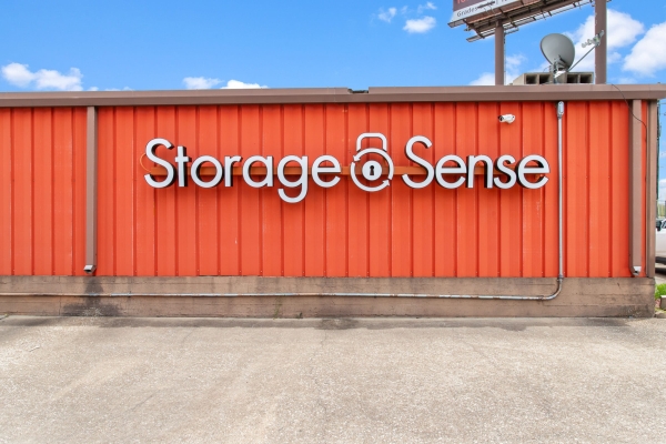 Facility photo: //images.sparefoot.com/medium/2389186883e1d62c019.jpg