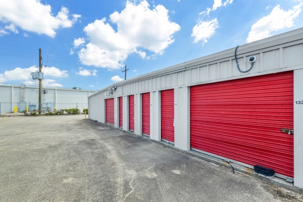 Facility photo: //images.sparefoot.com/medium/238920690e273684ba4.jpg