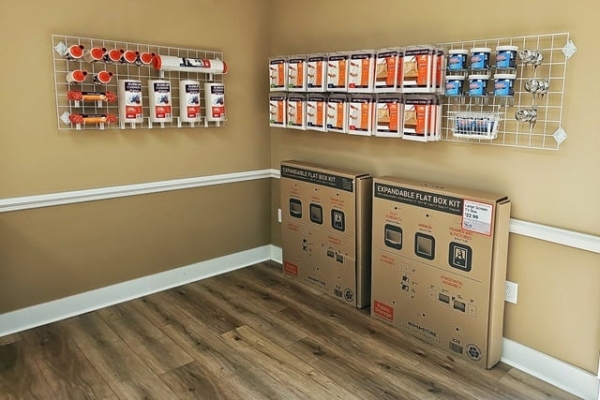 Facility photo: //images.sparefoot.com/medium/2389416a3bd738542b4.jpg