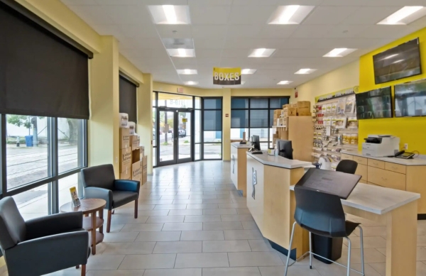 Facility photo: //images.sparefoot.com/medium/23894468d5b753e8609.jpg