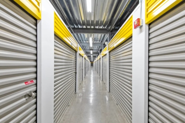 Facility photo: //images.sparefoot.com/medium/23894568d2bebd85cc9.jpg