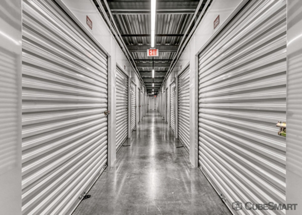 Facility photo: //images.sparefoot.com/medium/239004691eddf7dac2b.jpg