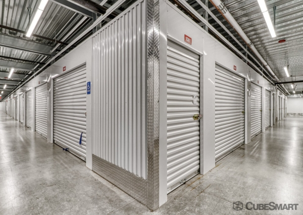 Facility photo: //images.sparefoot.com/medium/239004691eddfb7d137.jpg