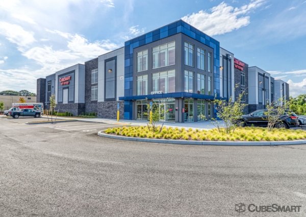 Facility photo: //images.sparefoot.com/medium/23900469ddf5ae07ab8.jpg