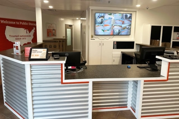Facility photo: //images.sparefoot.com/medium/2390086a071f77083d1.jpg