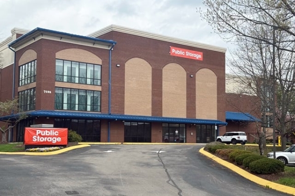 Storage Units at Public Storage - Brentwood - 7102 Bakers Bridge Ave - 7102 Bakers Bridge Ave