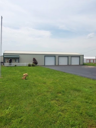 Facility photo: //images.sparefoot.com/medium/23903567a387f7d3478.jpeg