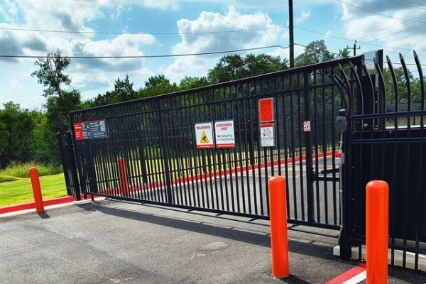 Facility photo: //images.sparefoot.com/medium/23903669f5fa6a4904c.jpg