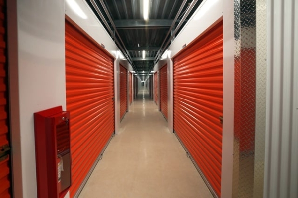 Facility photo: //images.sparefoot.com/medium/23903669f74b459d530.jpg