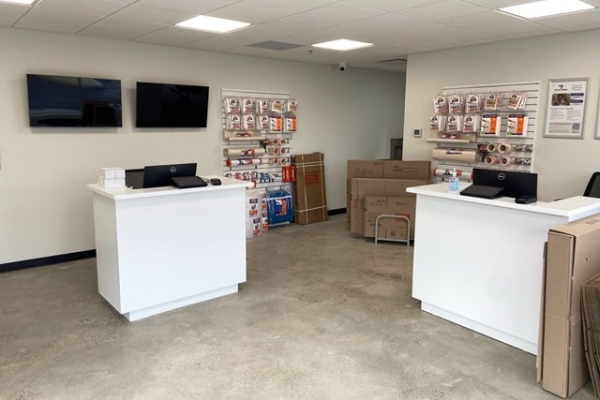 Facility photo: //images.sparefoot.com/medium/23904269e627e0831a6.jpg