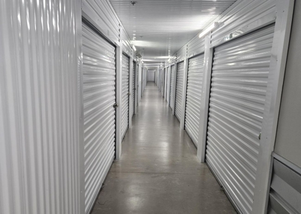 Facility photo: //images.sparefoot.com/medium/23907569c7c386356fe.jpg
