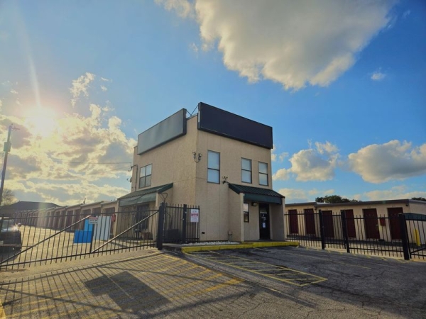 Storage Units at Extra Space Storage - 2244 - San Antonio - 1018 Patricia - 1018 Patricia Drive