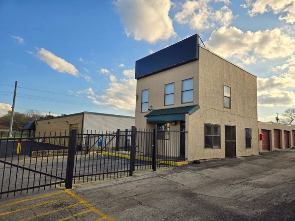 Storage Units at Extra Space Storage - 2244 - San Antonio - 1018 Patricia - 1018 Patricia Drive