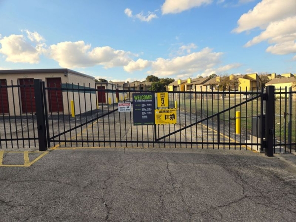 Storage Units at Extra Space Storage - 2244 - San Antonio - 1018 Patricia - 1018 Patricia Drive