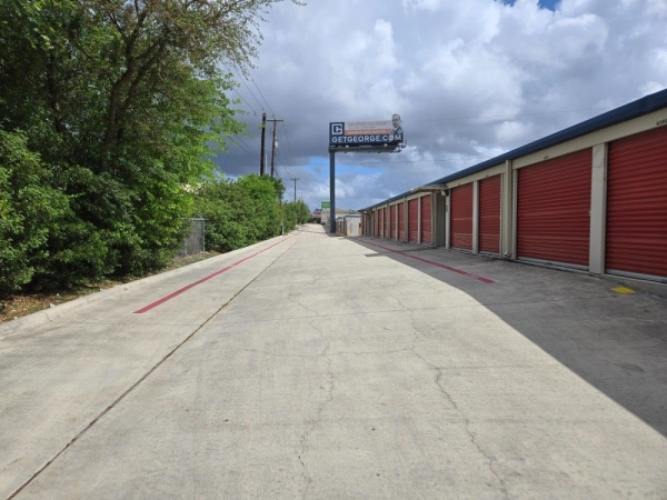 Storage Units at Extra Space Storage - 2238 - San Antonio - 27904 US Highway 281 N - 27904 U.S. Highway 281 North