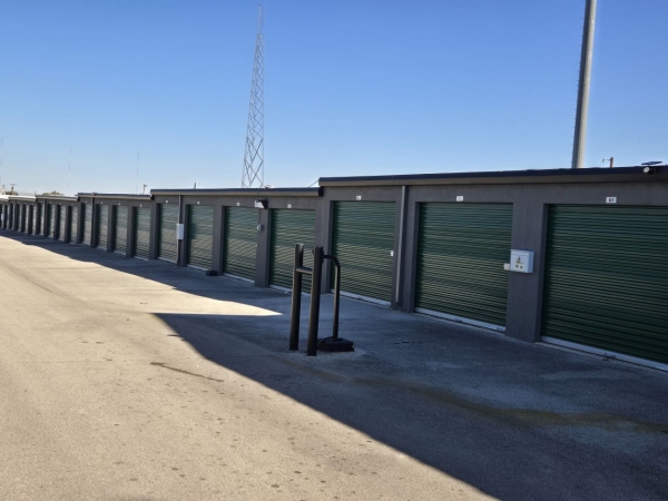 Storage Units at Extra Space Storage - 2231 - San Antonio - Harry Wurzbach Rd - 2626 Harry Wurzbach Road