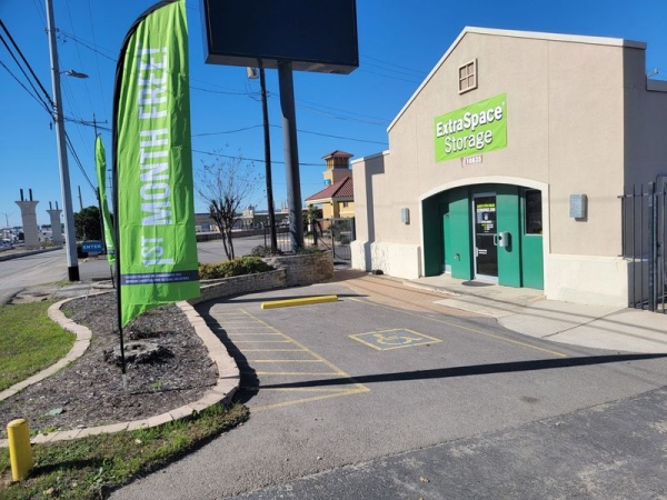 Storage Units at Extra Space Storage - 2243 - San Antonio - 10835 N Interstate 35 - North Interstate 35
