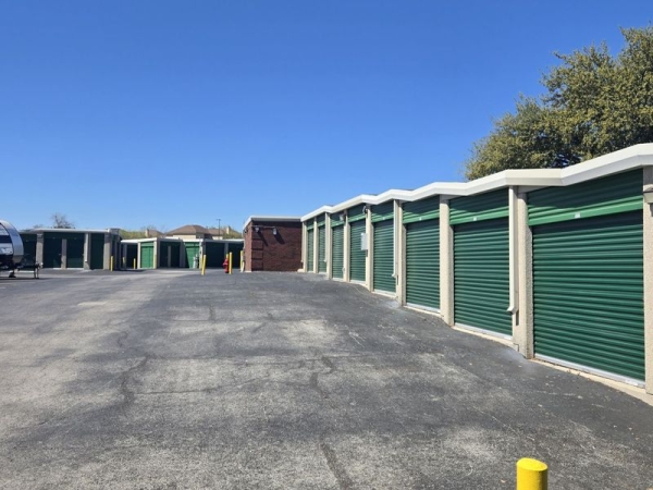 Storage Units at Extra Space Storage - 2219 - San Antonio - Babcock Rd - 5842 Babcock Road