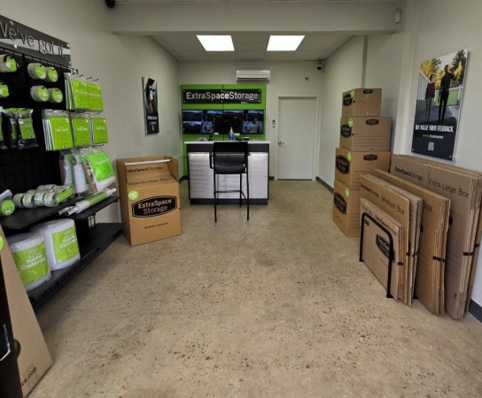 Facility photo: //images.sparefoot.com/medium/23910069da386b07860.jpg