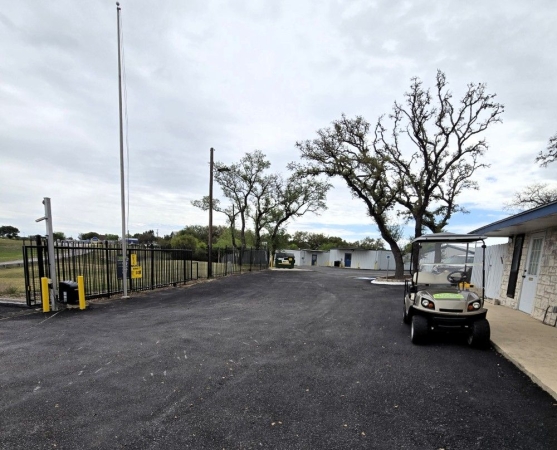 Facility photo: //images.sparefoot.com/medium/23910069da386dac203.jpg