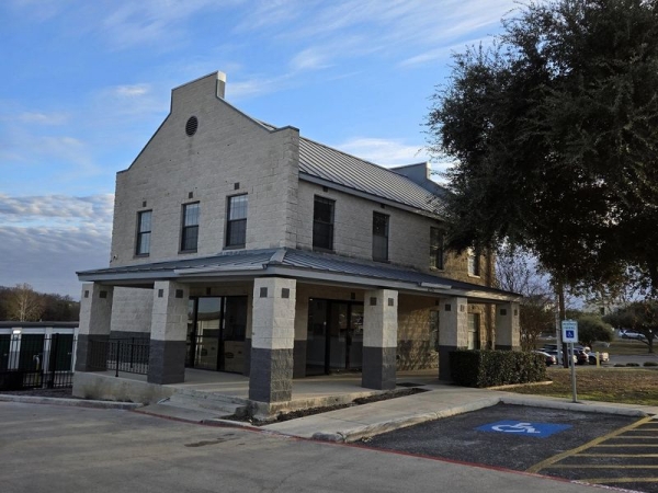 Storage Units at Extra Space Storage - 2232 - San Antonio - 8762 Huebner Rd - 8762 Huebner Road