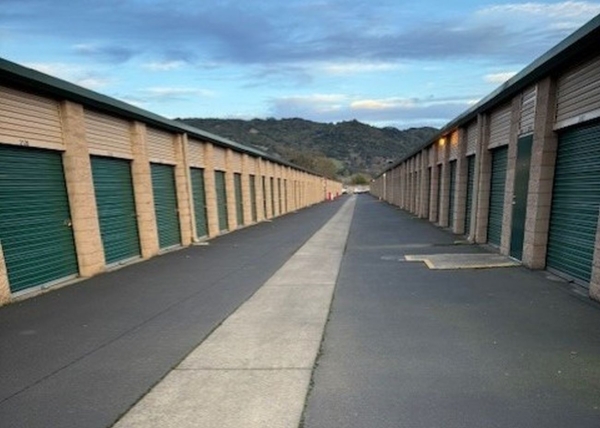 Facility photo: //images.sparefoot.com/medium/2391096994310e754be.jpg