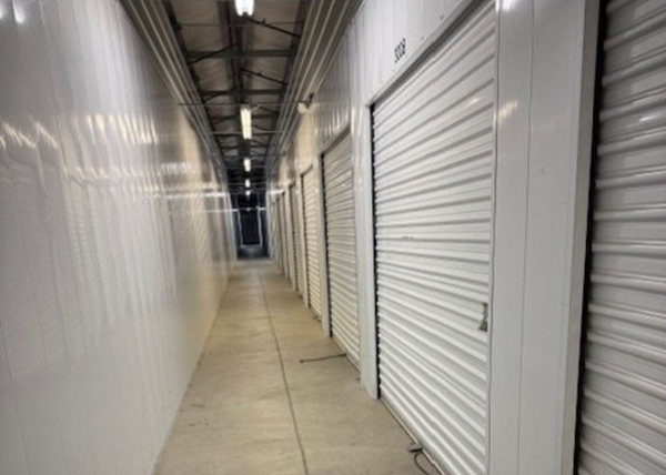 Facility photo: //images.sparefoot.com/medium/2391096994310f4ca72.jpg