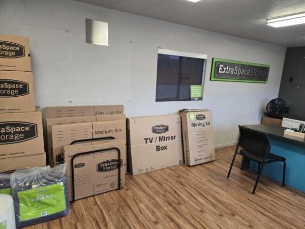 Facility photo: //images.sparefoot.com/medium/23911069943160e0ca6.jpg