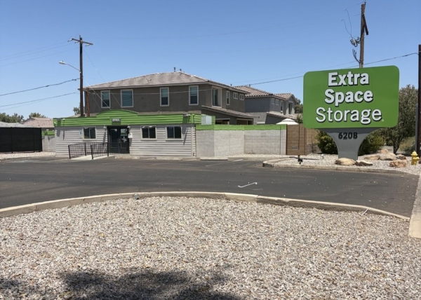 Facility photo: //images.sparefoot.com/medium/2391106a52312948529.jpg