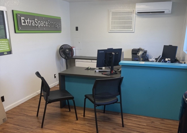 Facility photo: //images.sparefoot.com/medium/2391106a52312a8b17e.jpg