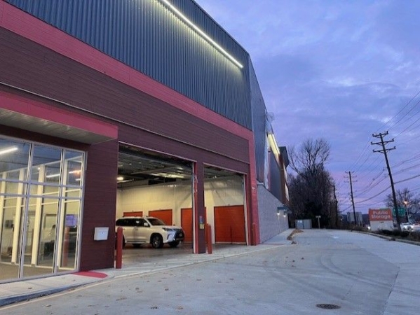 Facility photo: //images.sparefoot.com/medium/239111699430fc7b4c7.jpg