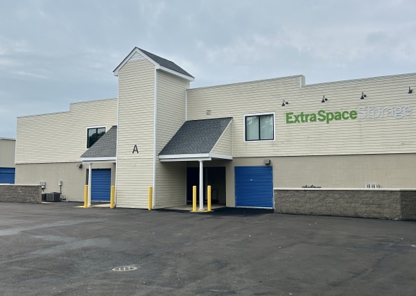 Facility photo: //images.sparefoot.com/medium/2391156a43b0724b703.jpg