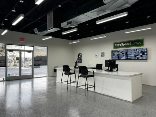 Facility photo: //images.sparefoot.com/medium/23911669fb1152da954.jpg
