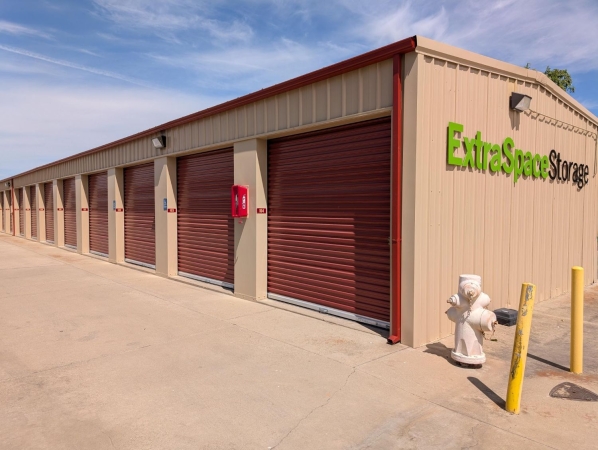 Facility photo: //images.sparefoot.com/medium/23911869943163c541f.jpg