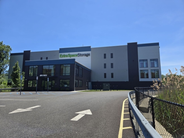 Facility photo: //images.sparefoot.com/medium/2391206a2952b2cb790.jpg