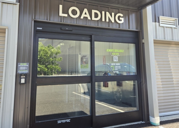 Facility photo: //images.sparefoot.com/medium/2391206a2952b66dc38.jpg