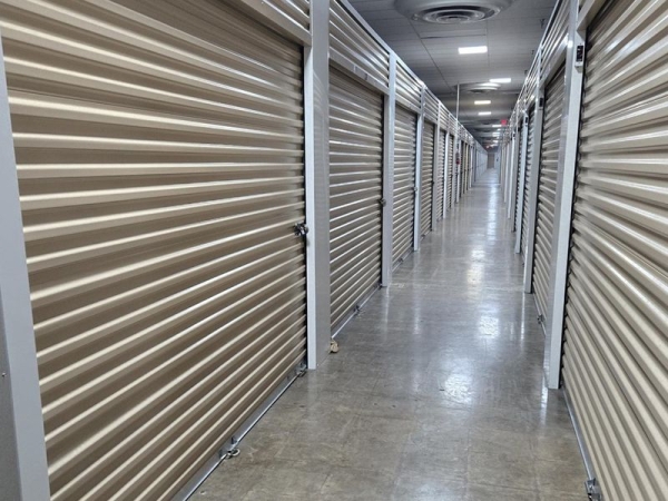 Facility photo: //images.sparefoot.com/medium/239121679a989215715.jpg