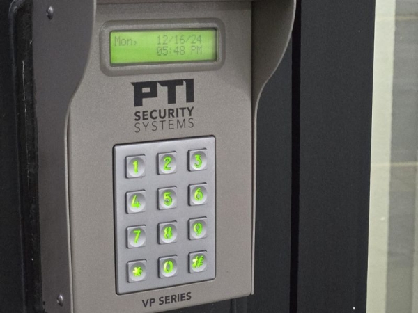 Facility photo: //images.sparefoot.com/medium/239121679a9892ca937.jpg