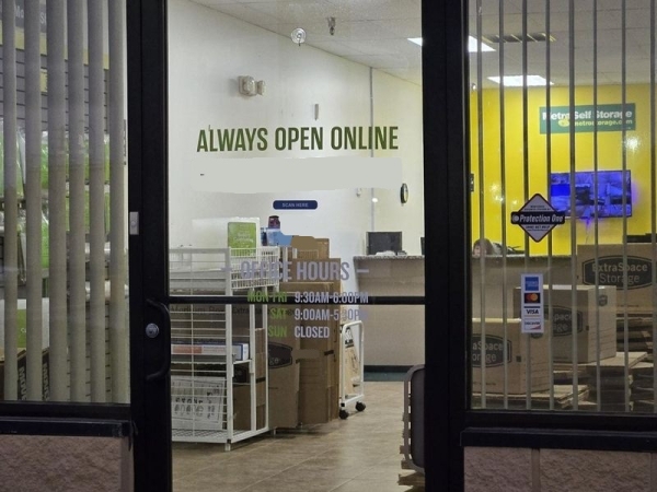 Facility photo: //images.sparefoot.com/medium/239121679ba1129198d.jpg