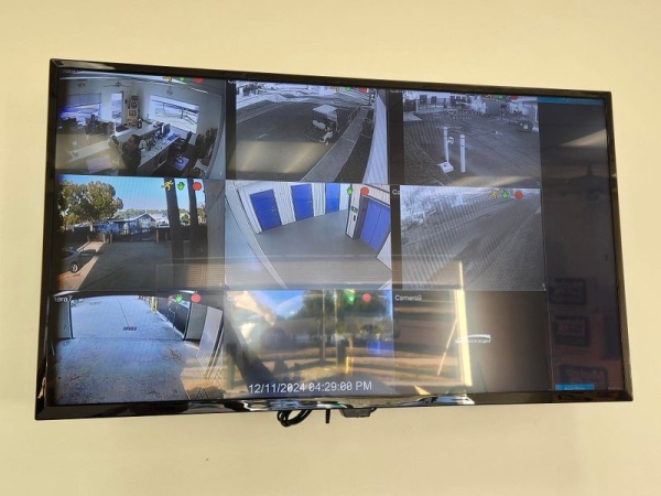 Storage Units at Extra Space Storage - 6690 - Tampa - 8323 W Hillsborough Ave - 8323 West Hillsborough Avenue