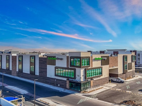 Storage Units at Extra Space Storage - 6110 - Glendale - N 99th Ave - 7901 North 99th Avenue