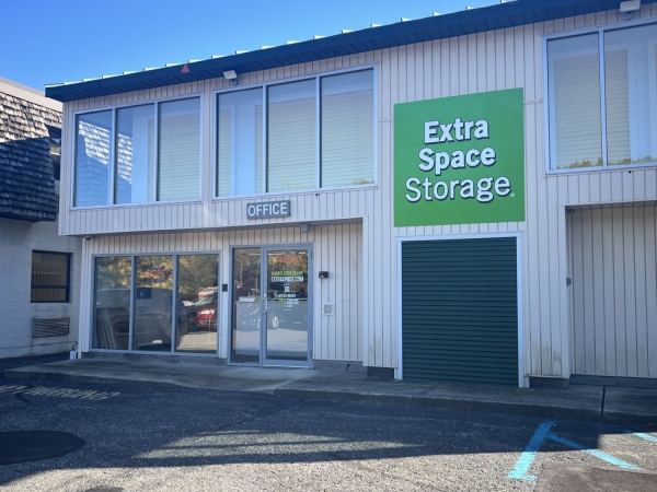 Facility photo: //images.sparefoot.com/medium/239134699431732345f.jpg