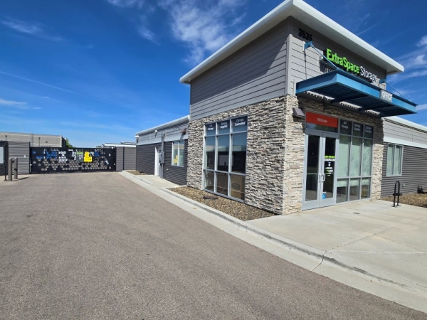 Facility photo: //images.sparefoot.com/medium/23913569ff2336a9b98.jpg