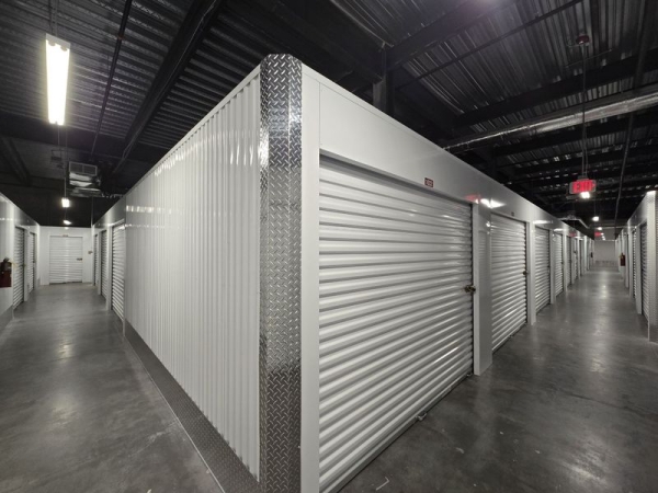 Facility photo: //images.sparefoot.com/medium/2391456799538f743fb.jpg