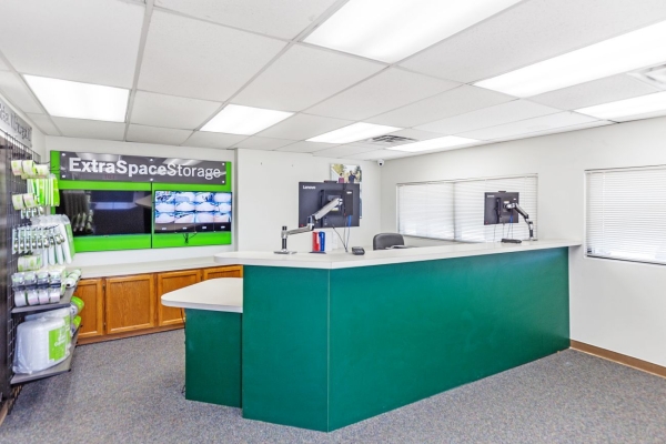 Facility photo: //images.sparefoot.com/medium/2391666a2aa443a21e2.jpg
