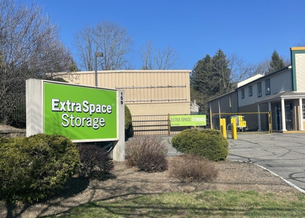 Facility photo: //images.sparefoot.com/medium/23916769de2e9b0cc3f.jpg