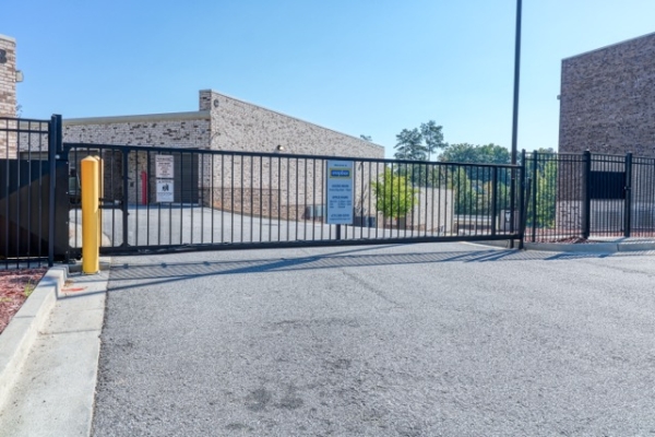 Facility photo: //images.sparefoot.com/medium/2391846782ab0f0f424.jpeg