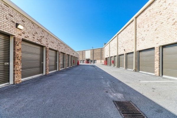 Facility photo: //images.sparefoot.com/medium/2391846782ab11200a4.jpeg