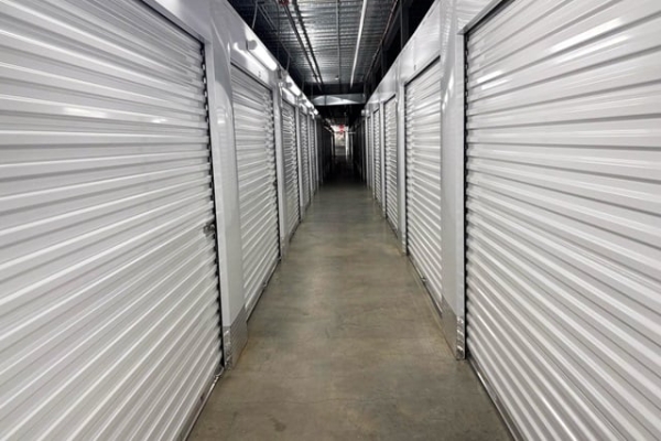 Facility photo: //images.sparefoot.com/medium/23919869f5fa687227c.jpg