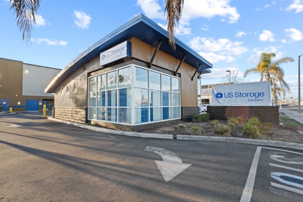 Facility photo: //images.sparefoot.com/medium/23921867d22a6681897.jpg